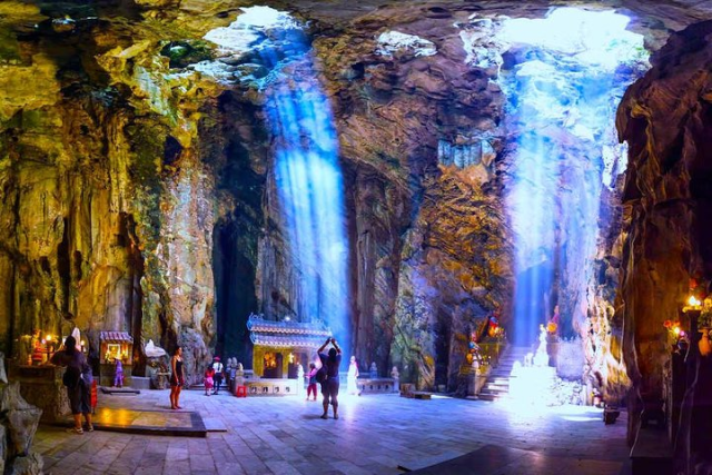 Am Phu Cave