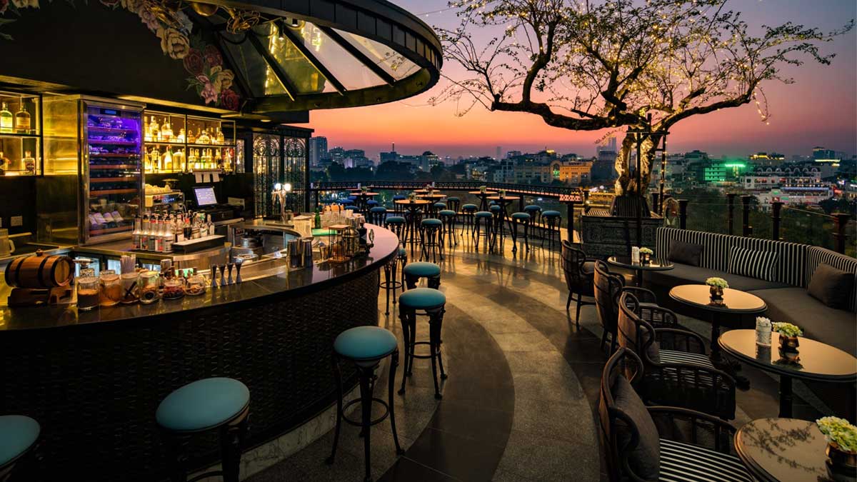 rooftop lounges, jazz clubs, wine bars, and hotel lounges.