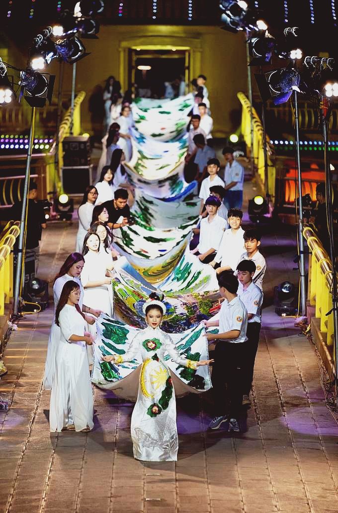 ao dai show