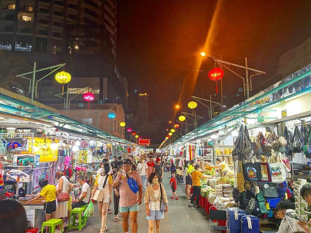 Nha Trang Night Market (Chợ Đêm)