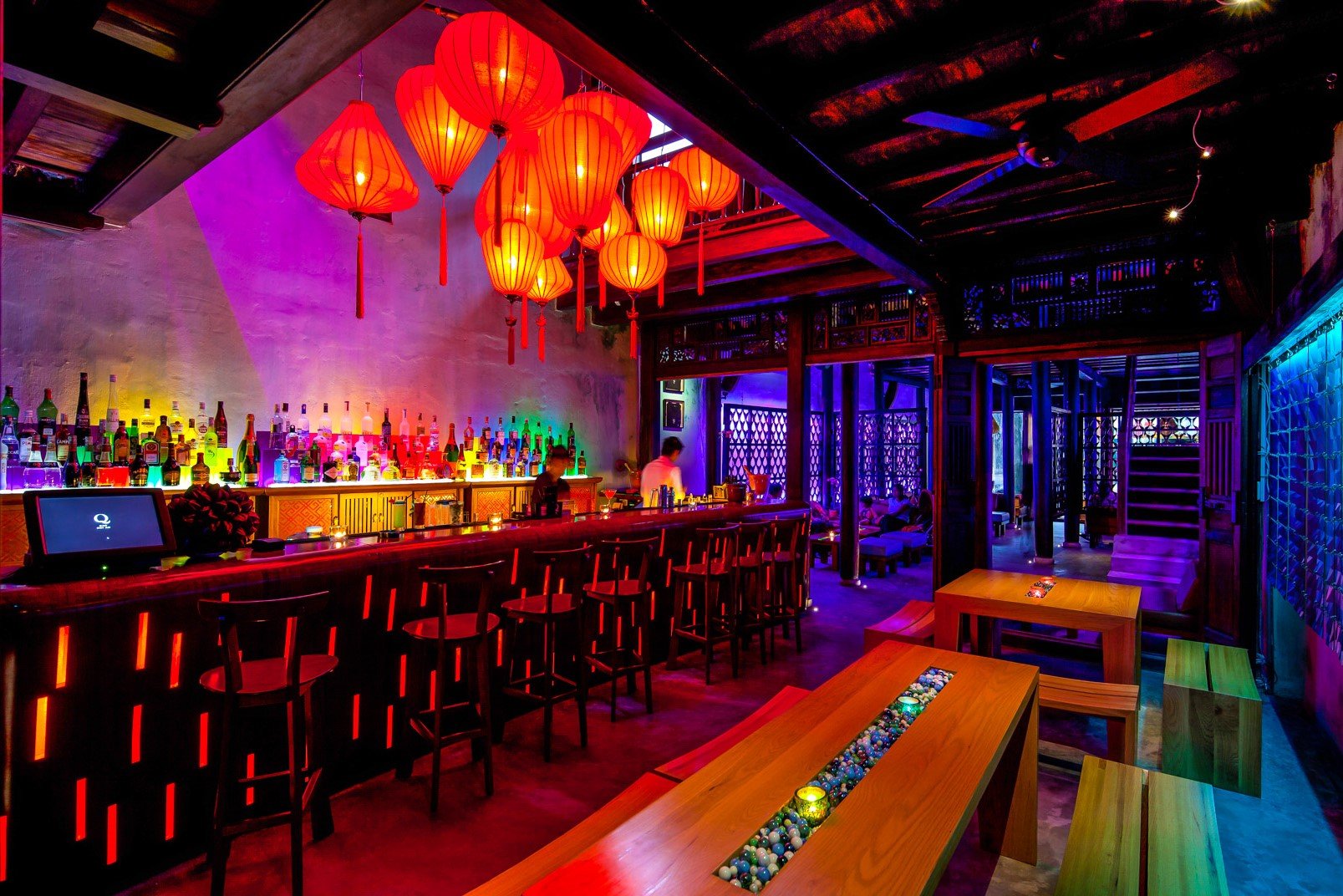 q bar