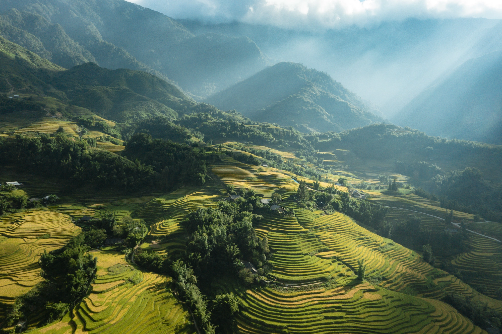 Sapa Open-Air Jeep Tour – Explore Hidden Villages & Majestic Valleys in One Day